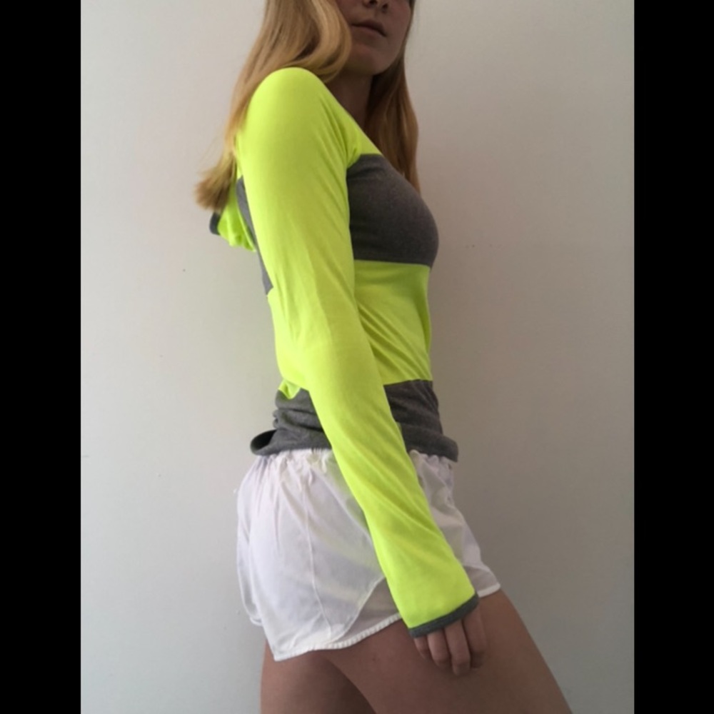 Nike Lightweight Reflective Pullover - image 4